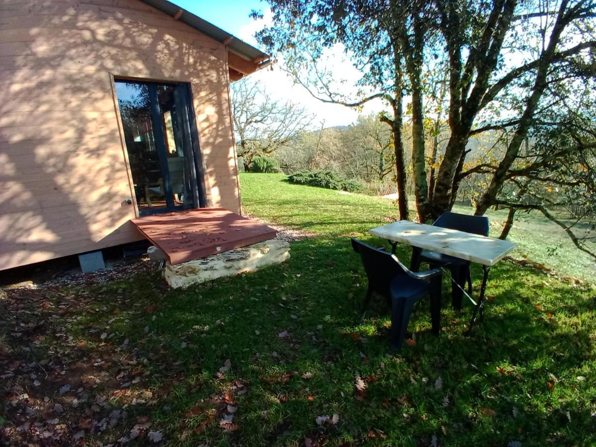 Maison Dans Un Ecrin De Verdure Saint-Leon-sur-Vezere Exterior foto